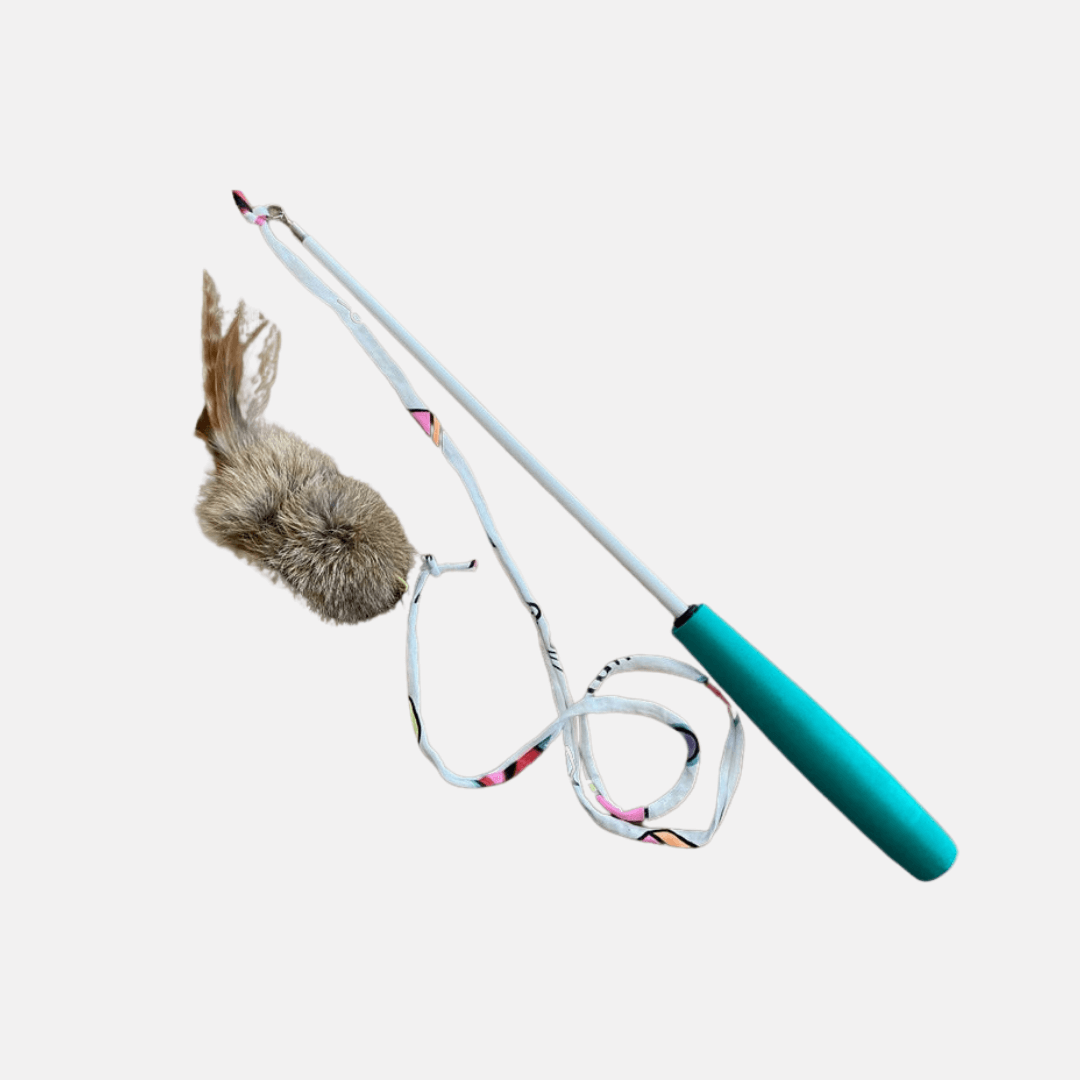 Canne à pêche rétractable & jouet en fourrure de lapin + Plumes - Whiskersnpaws