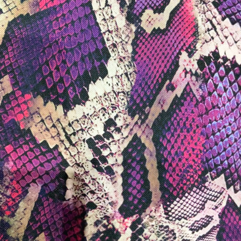 Coupon en polyester imperméable python violet 50x50cm