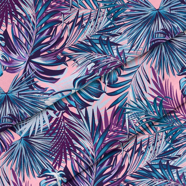 Coupon en polyester imperméable feuilles palmiers et monstera bleu fond rose