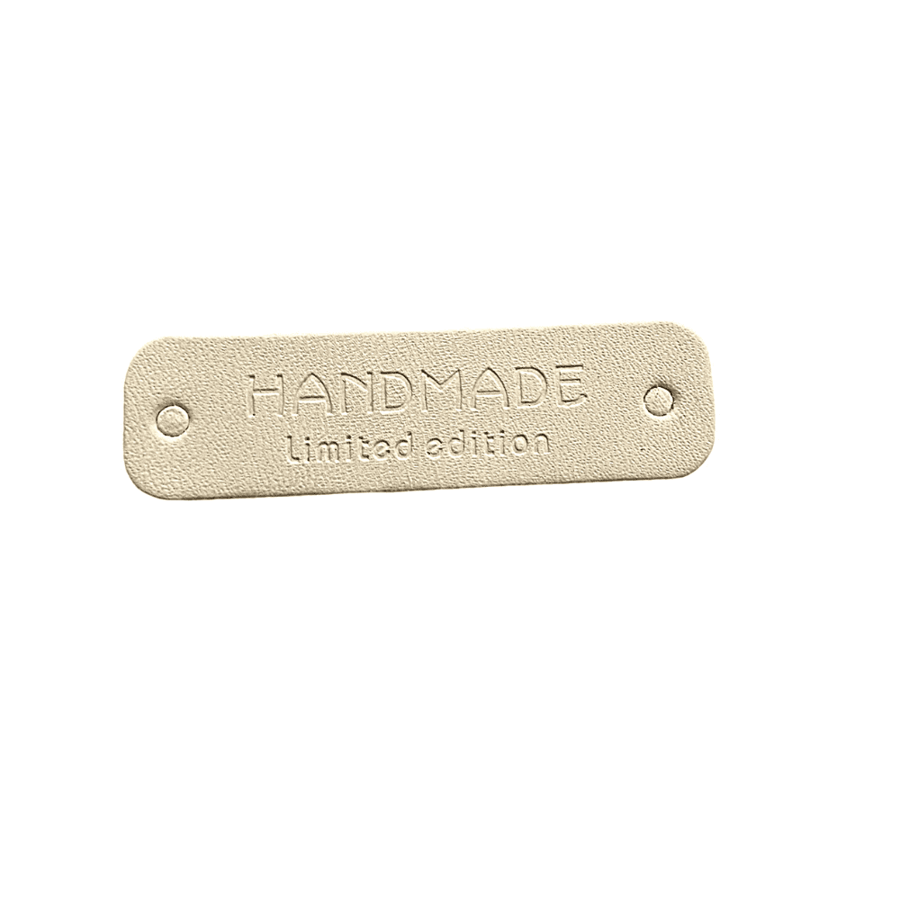 Etiquette en simili cuir à coudre HANDMADE (format 5.6*1.6 cm) blanche