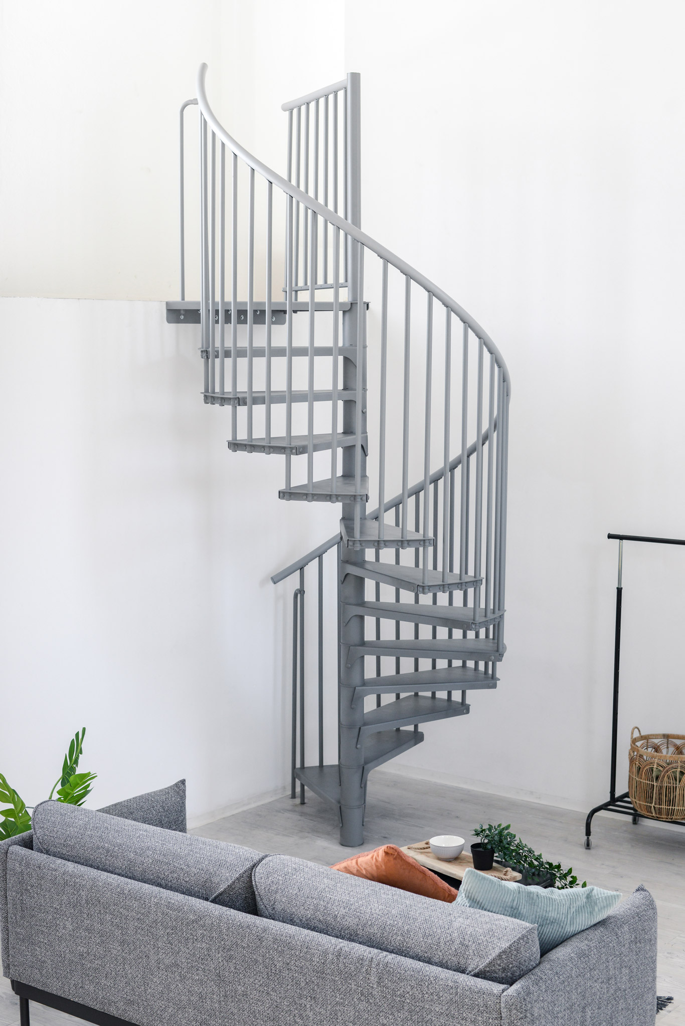 Escalier-colimacon-metal-gris