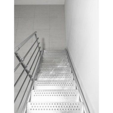Escalier-exterieur-acier-galvanise