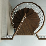 Escalier-colimacon-main-courante-bois-c