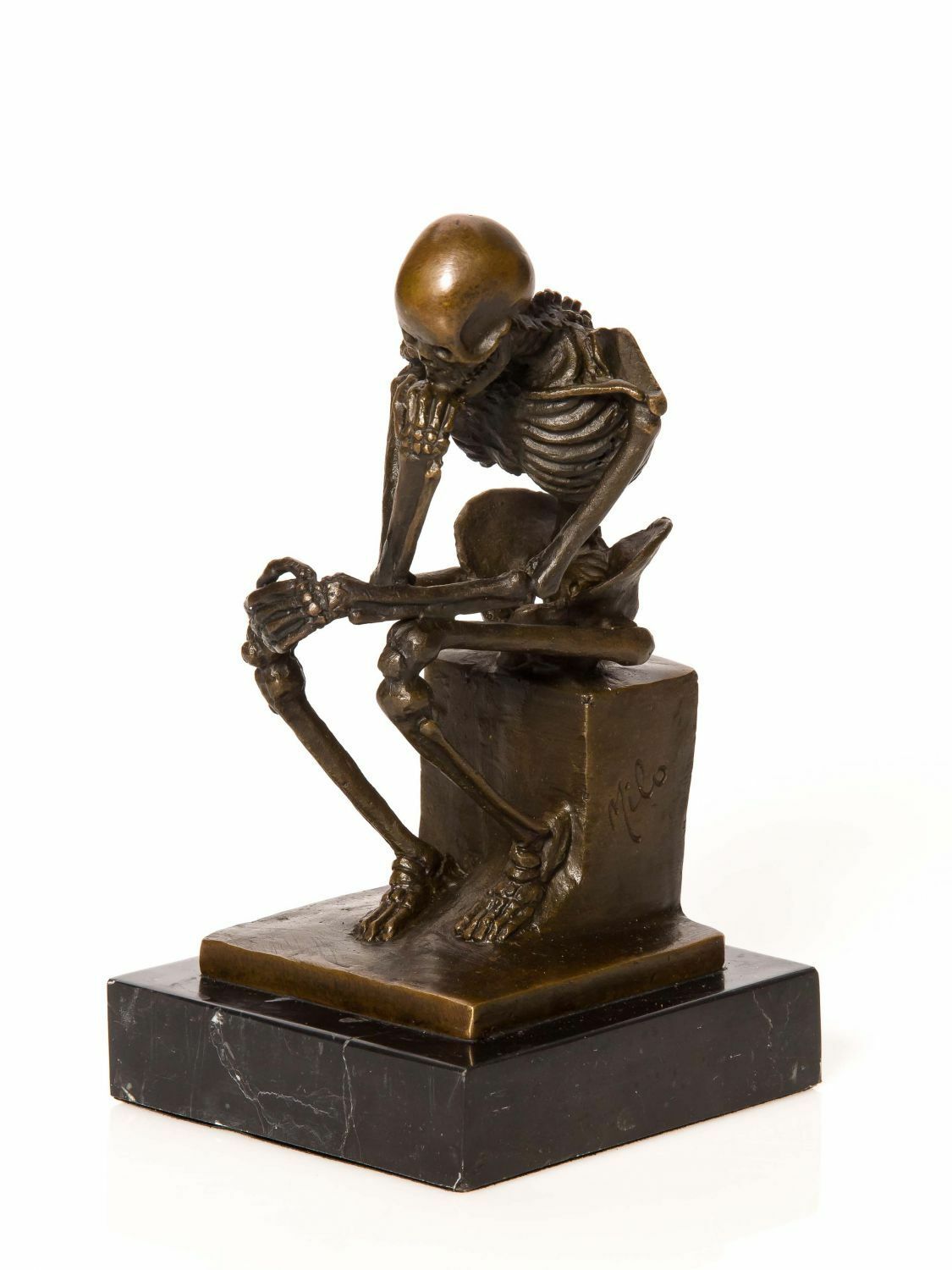 Bronze-squelette-penseur-a
