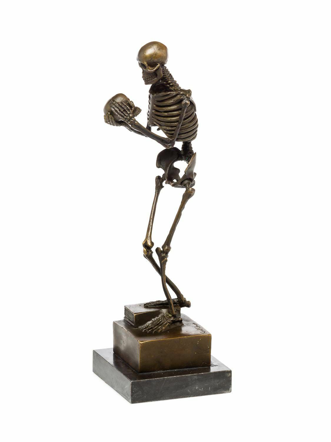 Statue-bronze-squelette-a