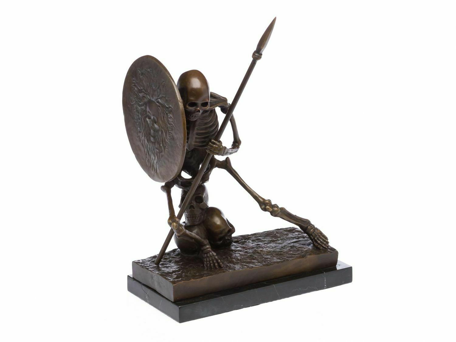 Statue-bronze-guerrier-squelette