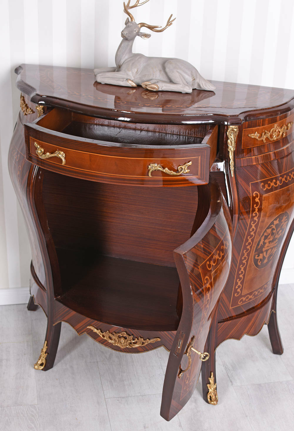 Commode-galbee-louis-XV-b
