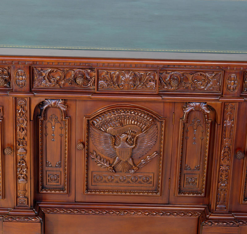 Bureau-Resolute-Desk-Obama-d