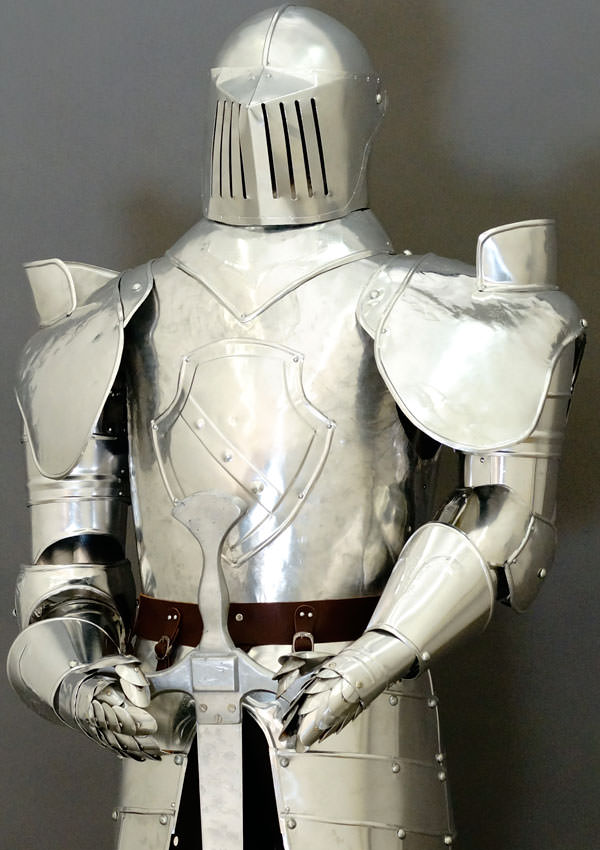 Armure-medievale-chevalier-1