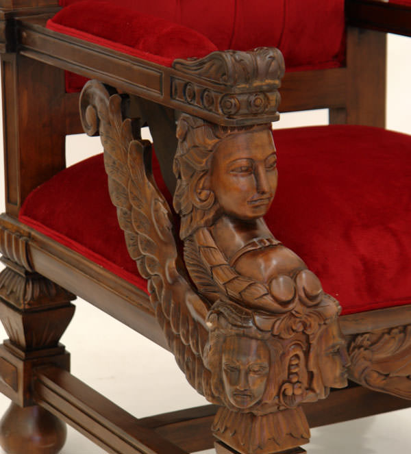 Trone-royal-sphynges-rouge-a