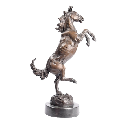 Statue-bronze-cheval-cabre