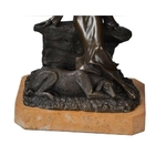 Statue-bronze-femme-chien-a