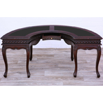 Bureau-victorien-receptionniste