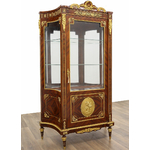 Vitrine-style-Louis-XVI-c