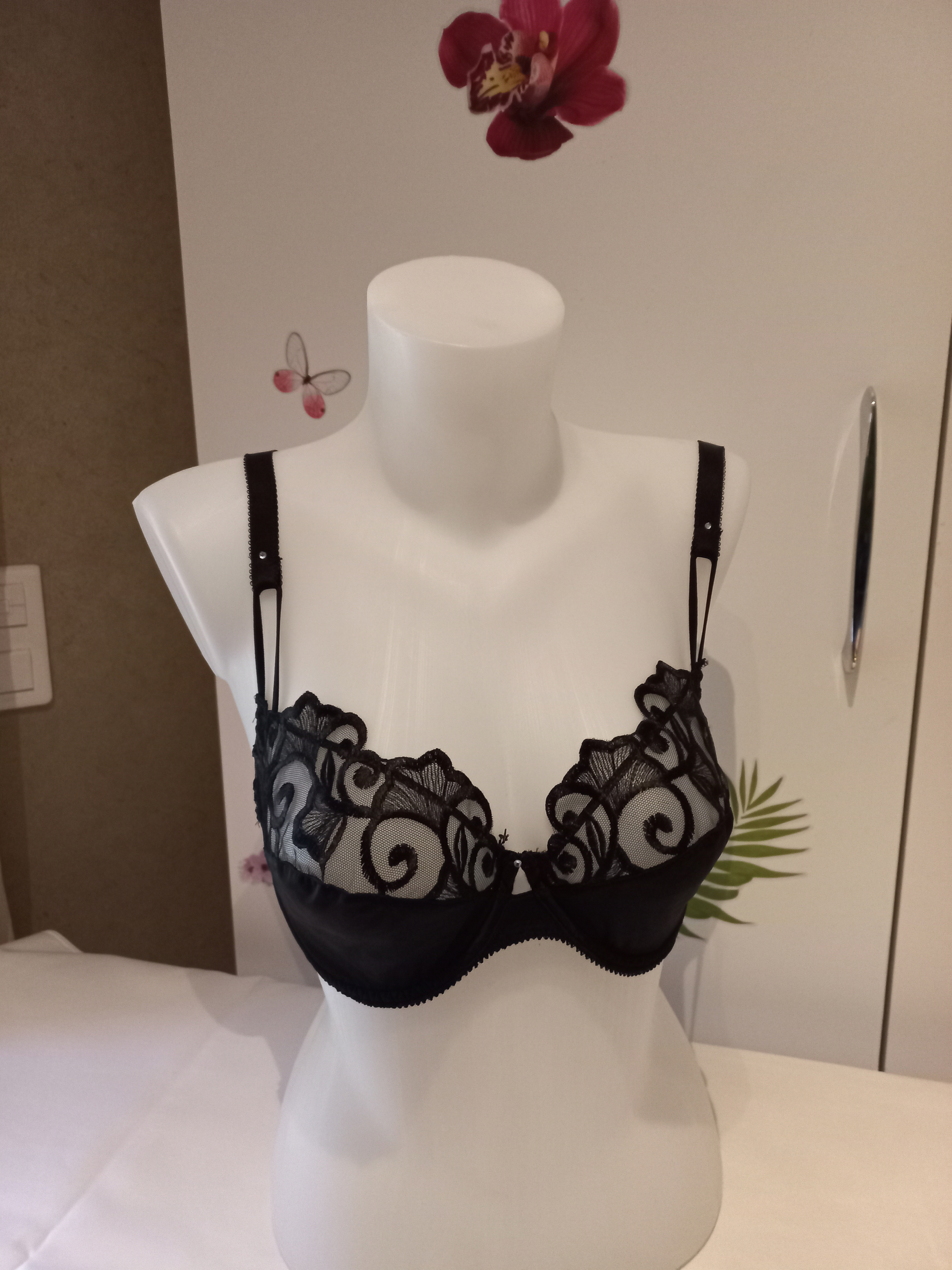 SOUTIEN GORGE BLANC OU NOIR NON REMBOURRE  REF BIANKA ROZA
