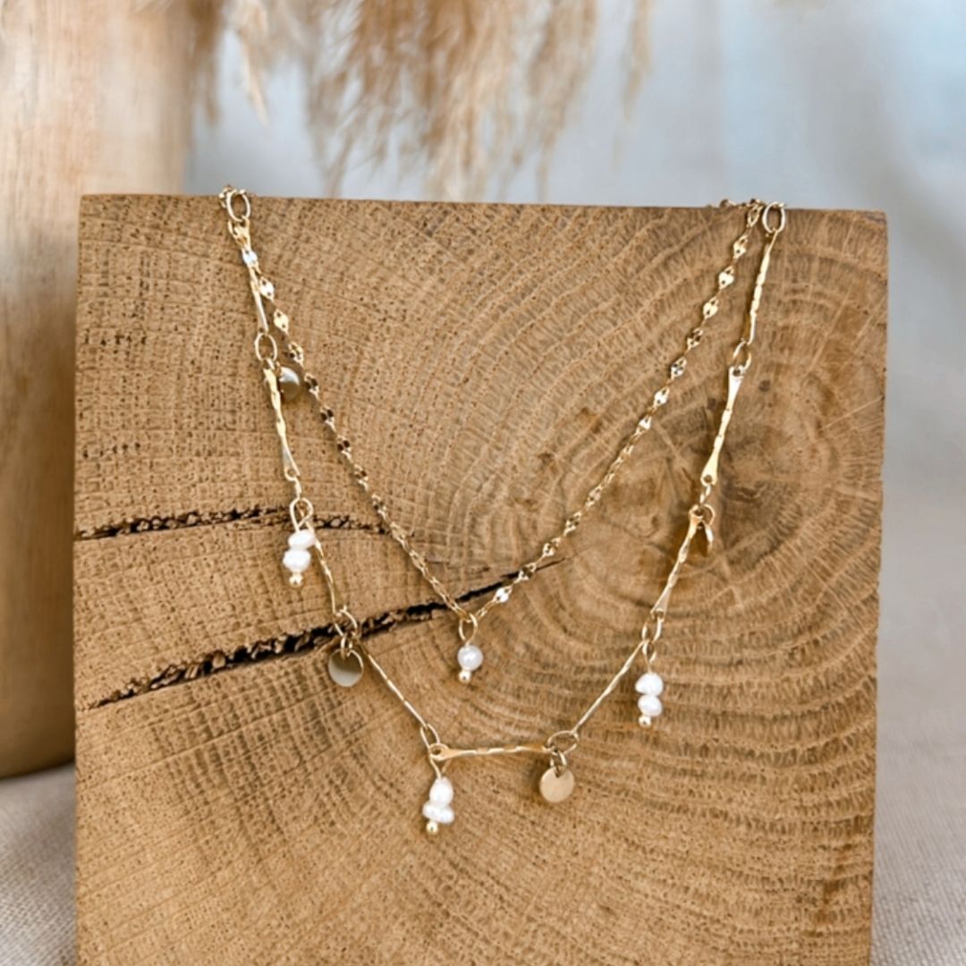 COLLIER SHANA