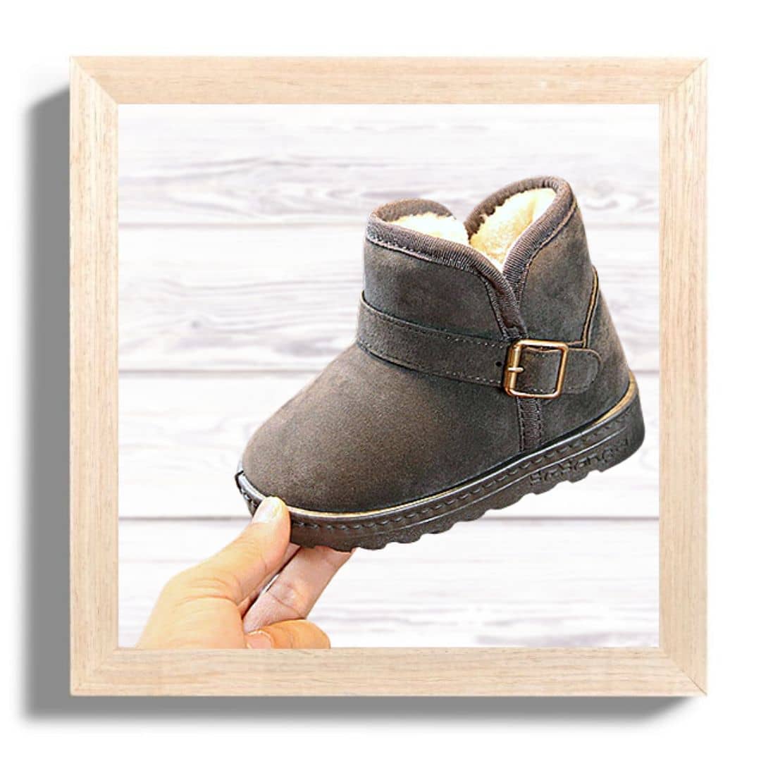 kids-winter-boots-grey-side-buckle-fur-lining