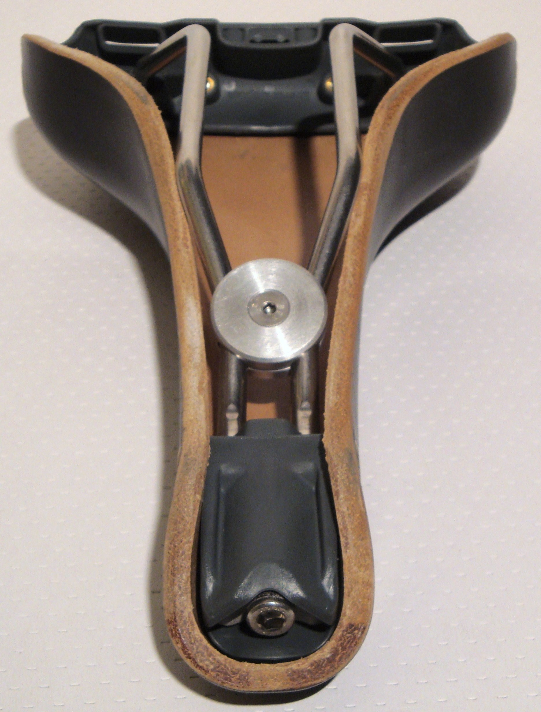 Gilles Berthoud Aspin Black saddle 9