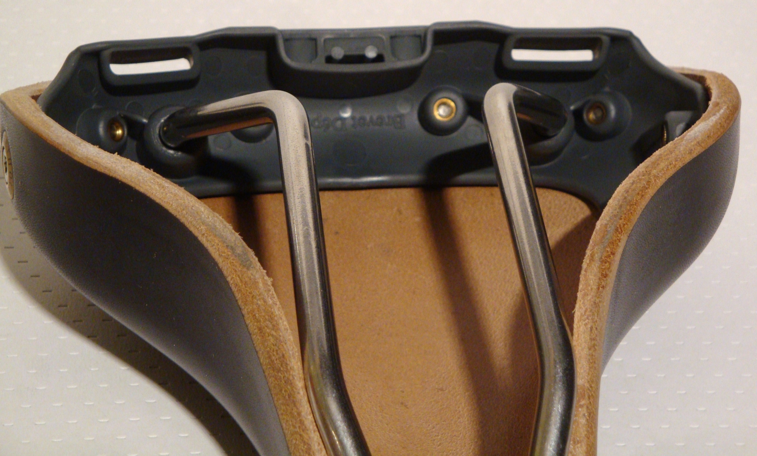 Gilles Berthoud Aspin Black saddle 8