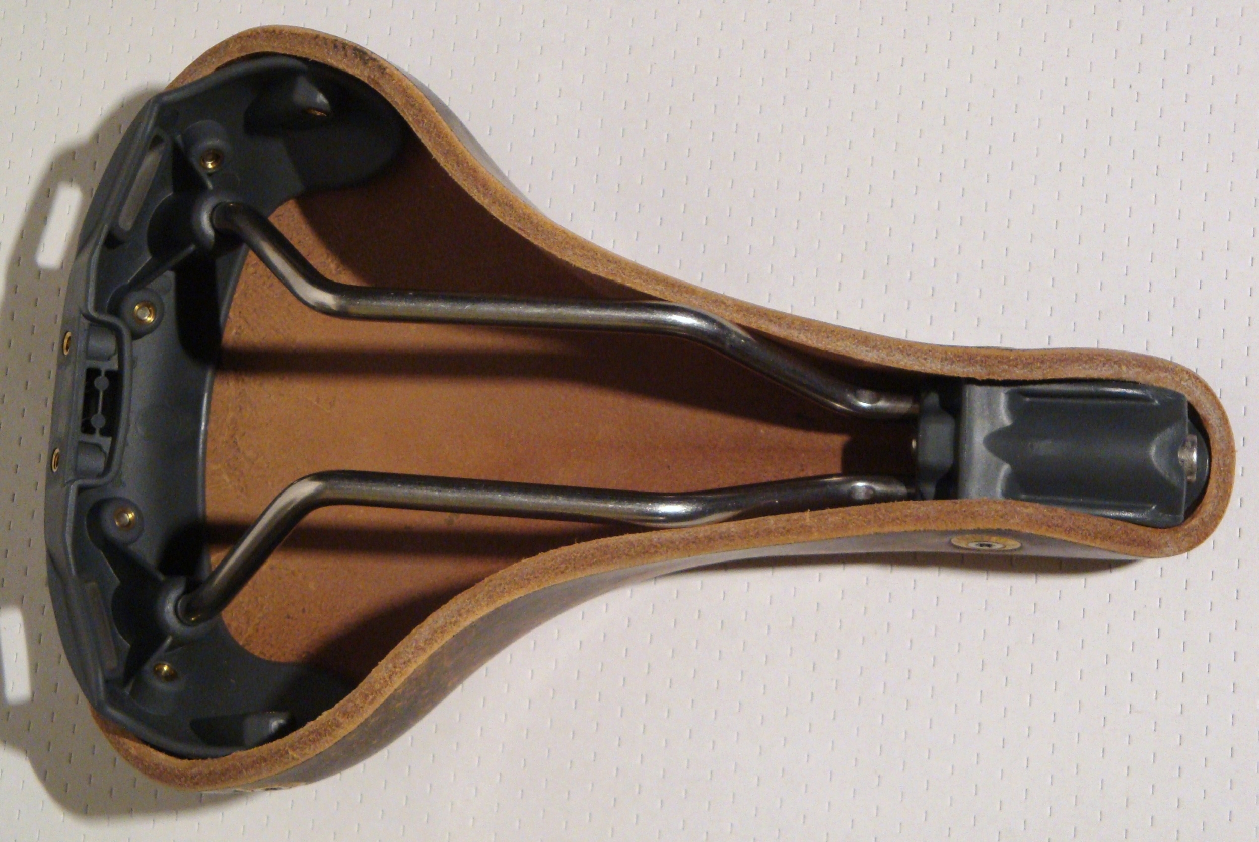 Gilles Berthoud Marie Blanque Cork saddle 7