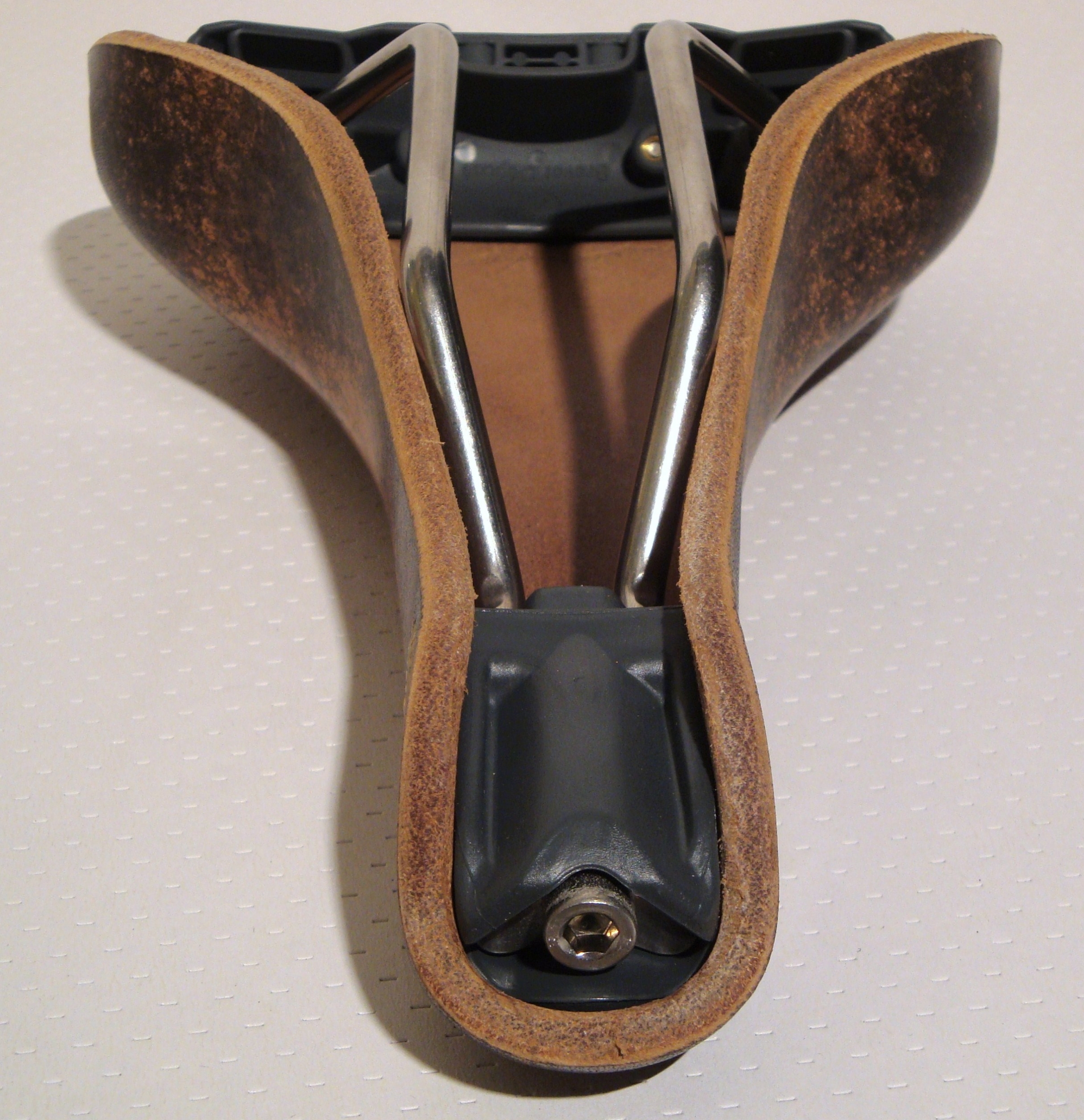Gilles Berthoud Marie Blanque Cork saddle 9