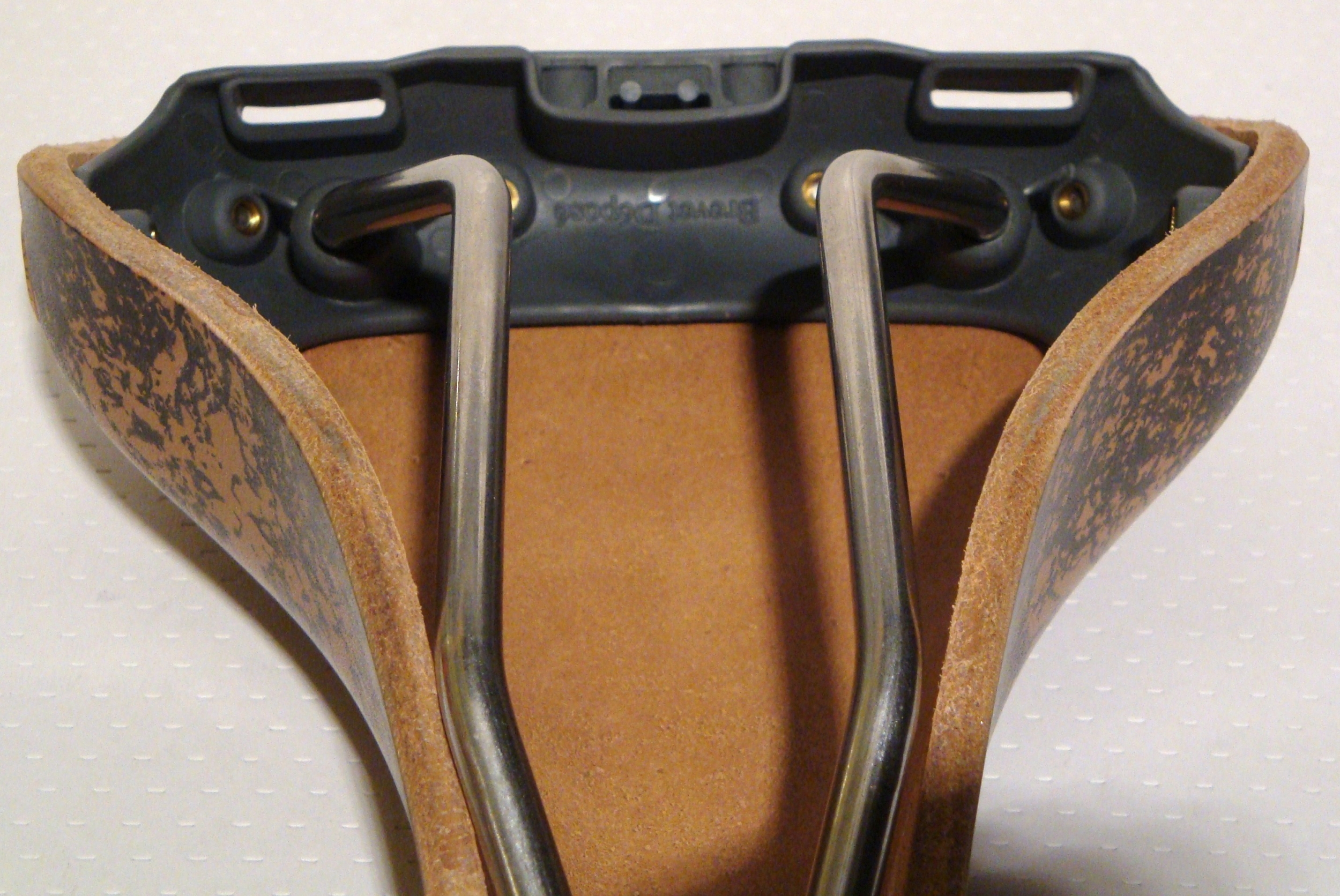 Gilles Berthoud Aspin Cork saddle 8