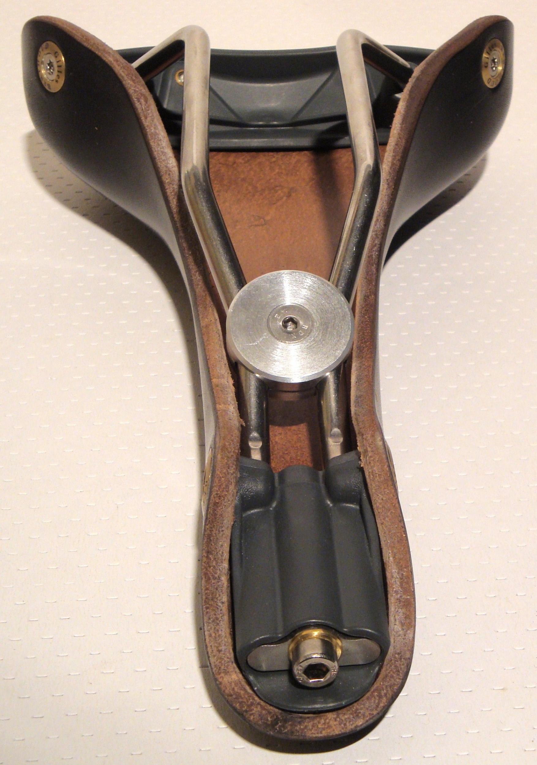 Gilles Berthoud Soulor Black saddle 9