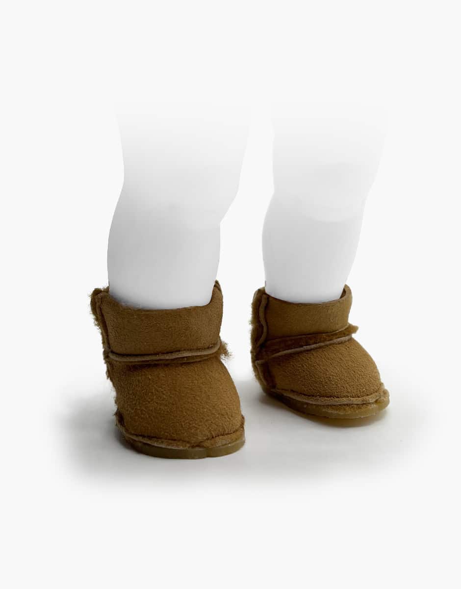 minikane-collection-vetements-et-accessoires-pour-poupees-gordis-collection-tout-schuss-bottes-moon-boots-hug-jambes