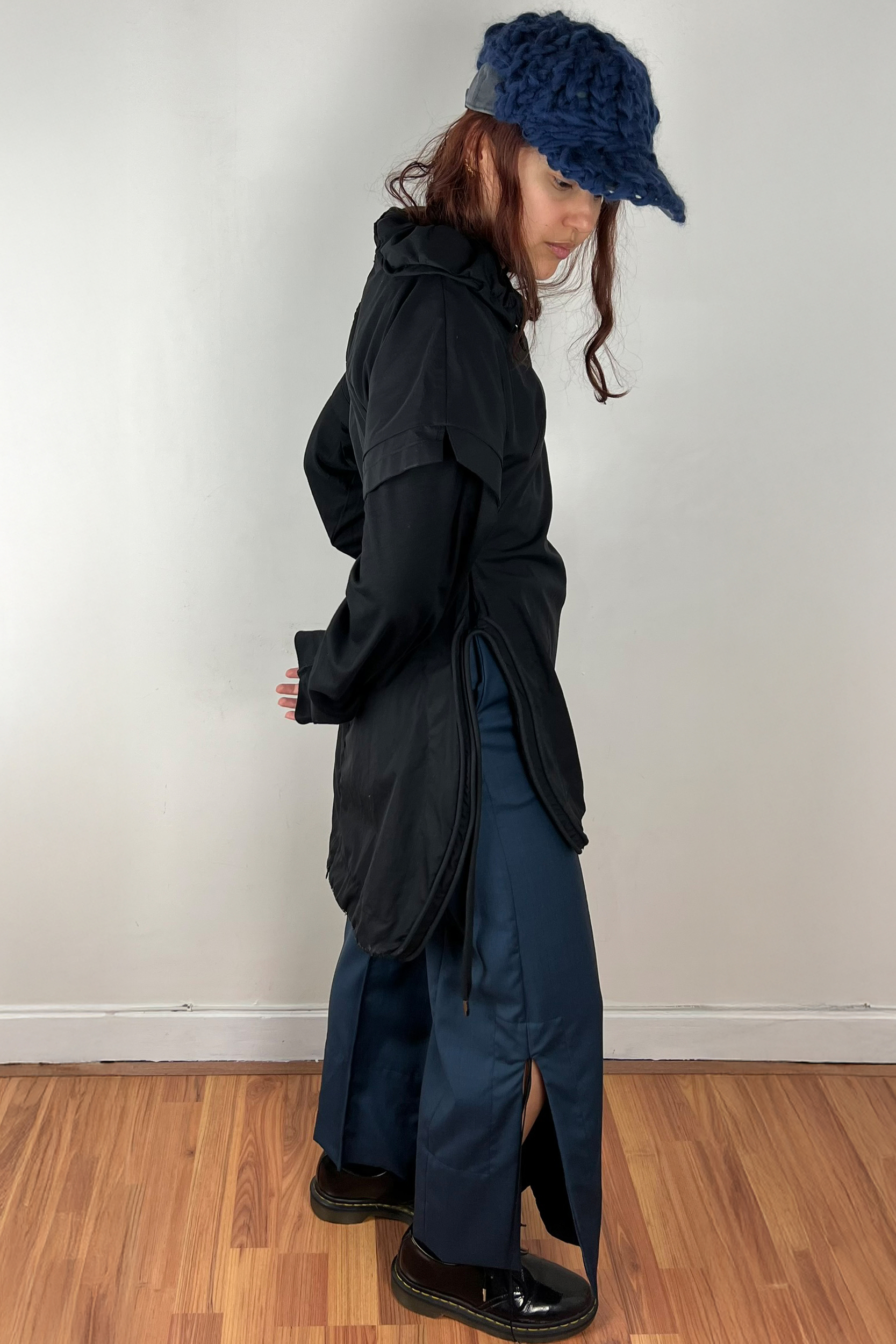 Polo-Base_Onyx_Profil_Droit_Silhouette