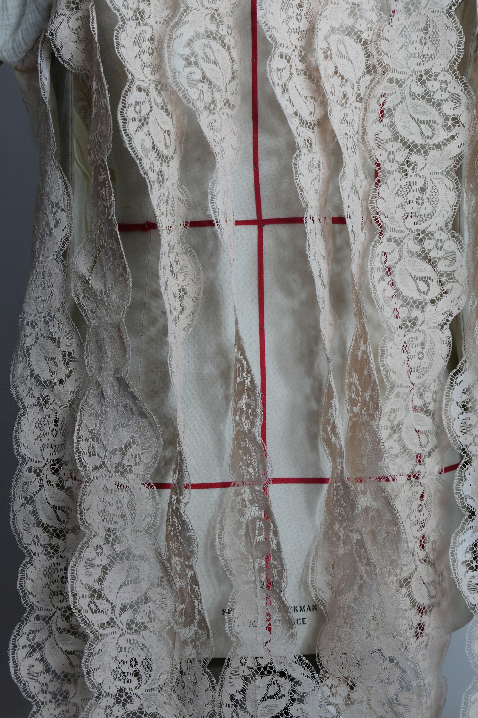 Polo-artisanal_Dentelle_Zoom-dos-stockman