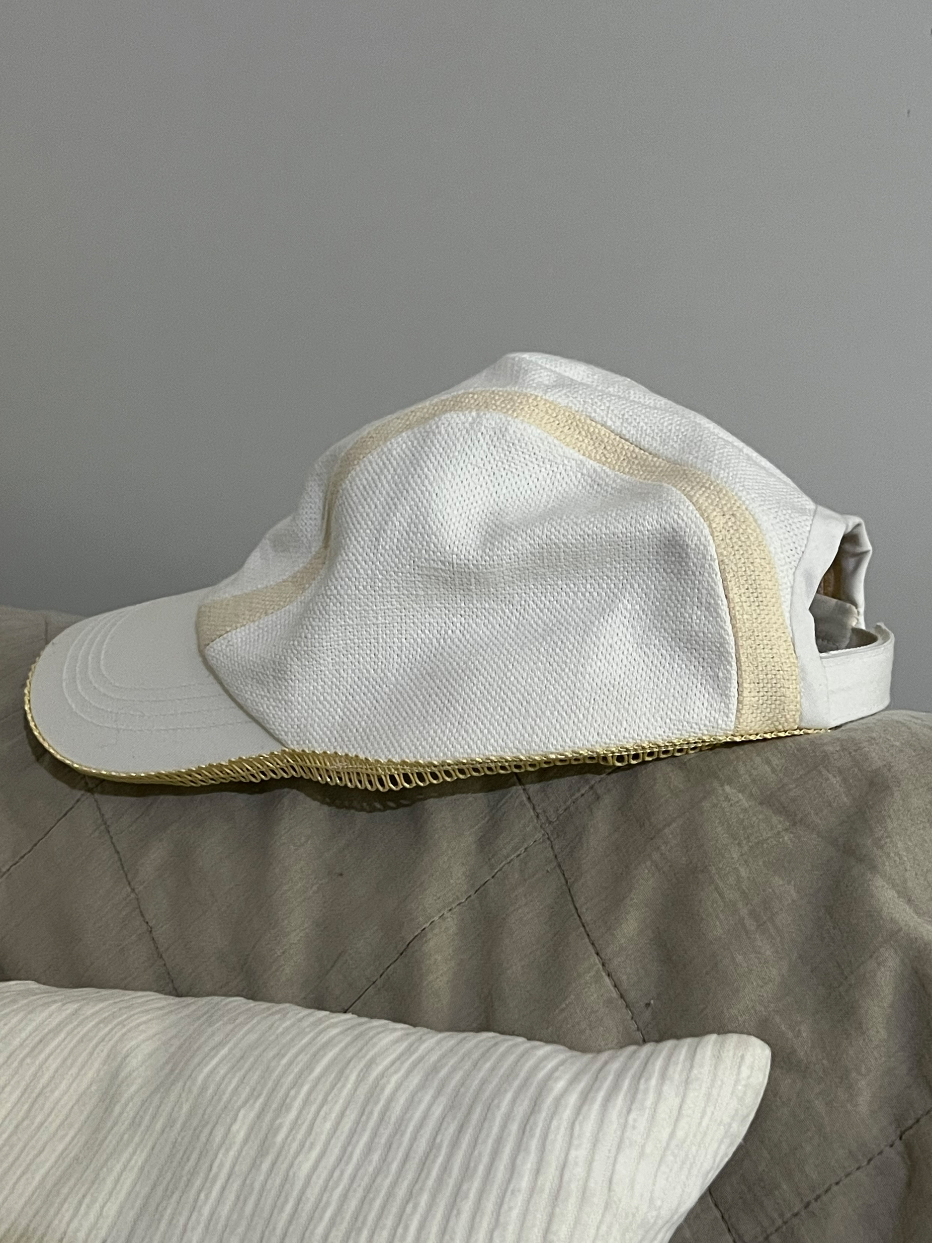 Casquette-E-Fashion_Base_Perle_Profil-lifestyle