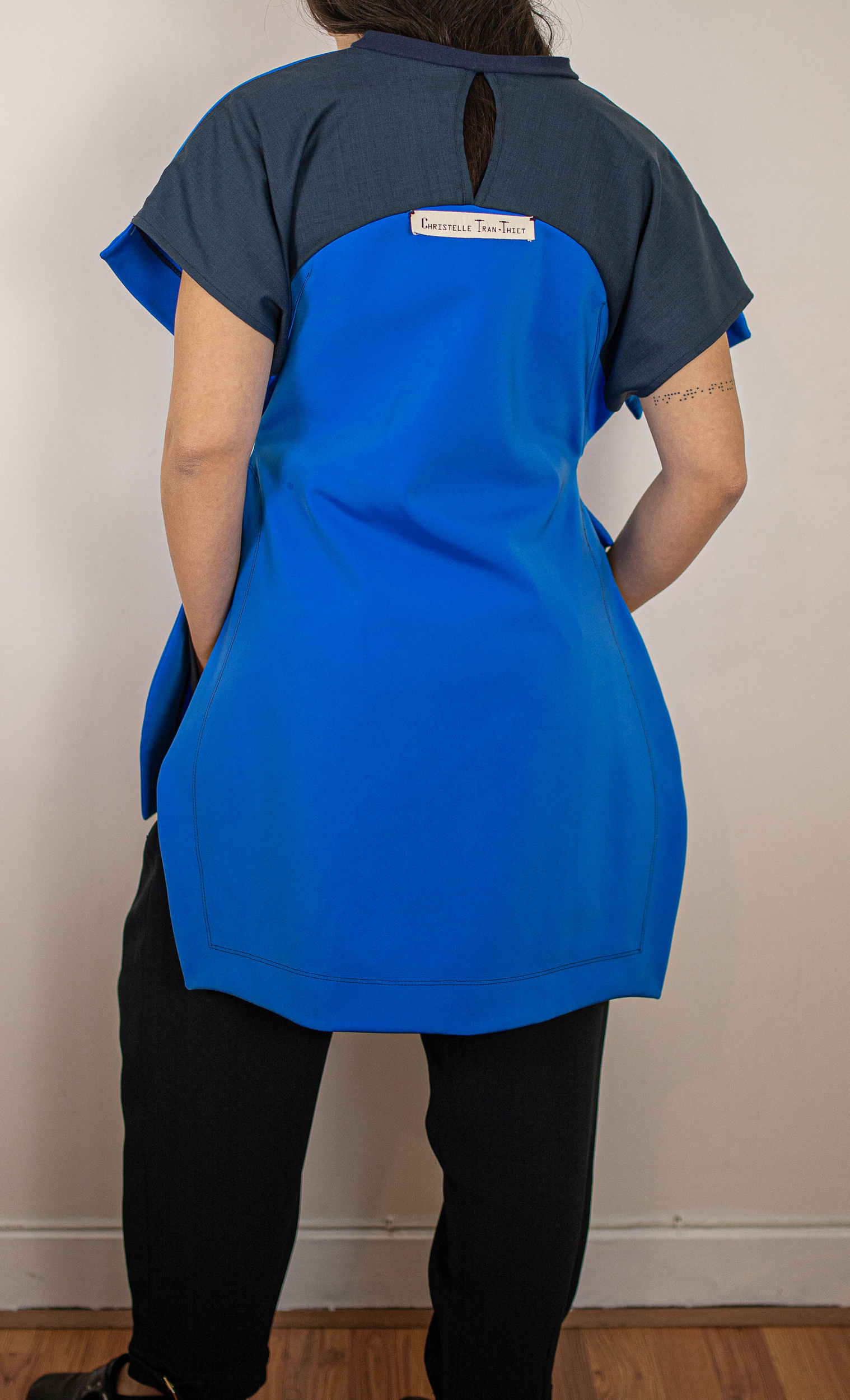 t shirt base bleu scuba neoprene dos