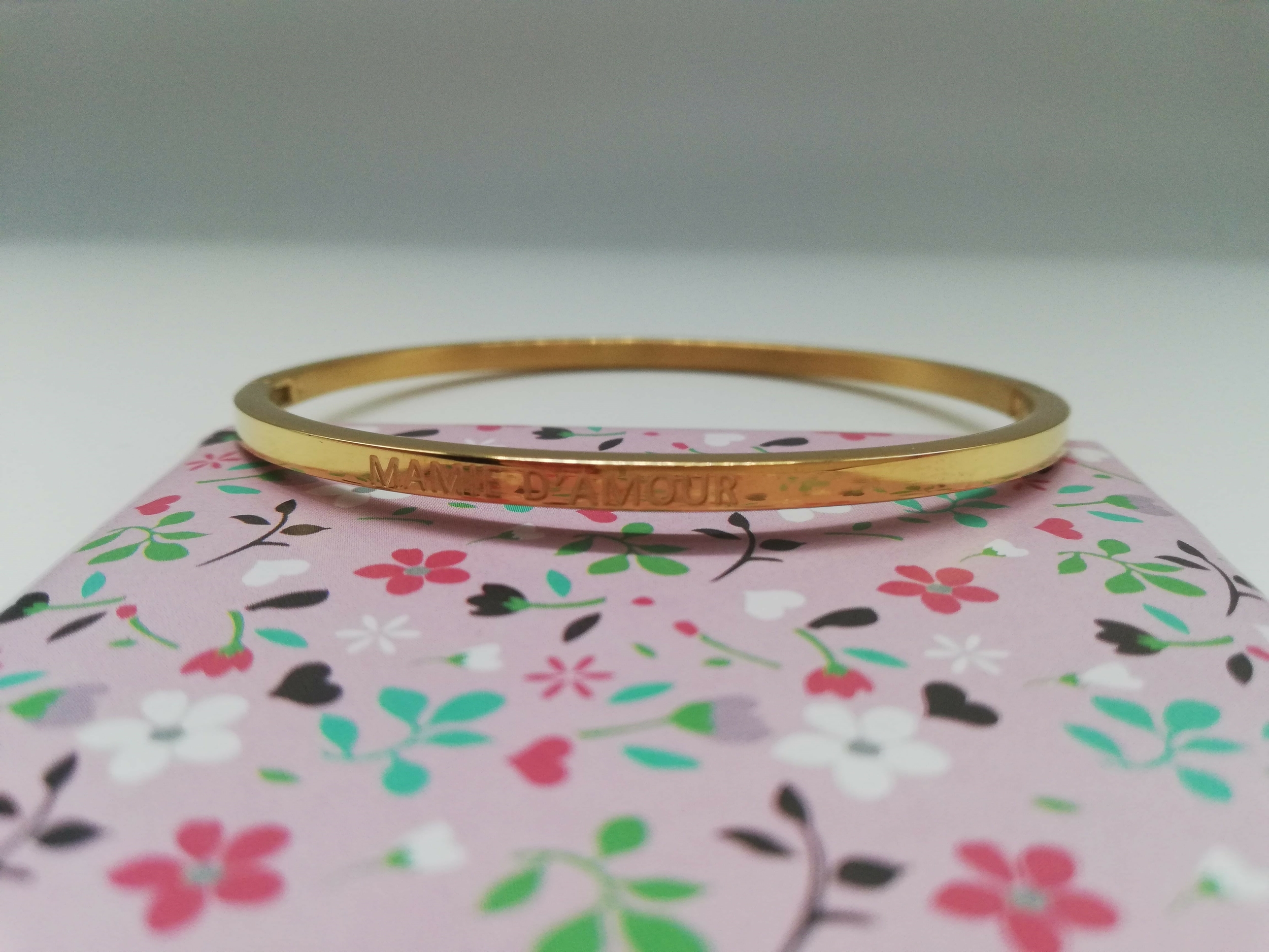 bracelet-pour-fete-des-grand-mere-grave-mamie-d-amour
