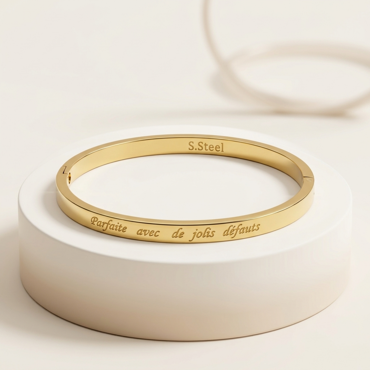 bracelet-fantaisie-pour-femme-personnalise-parfaite-avec-de-jolis-defauts