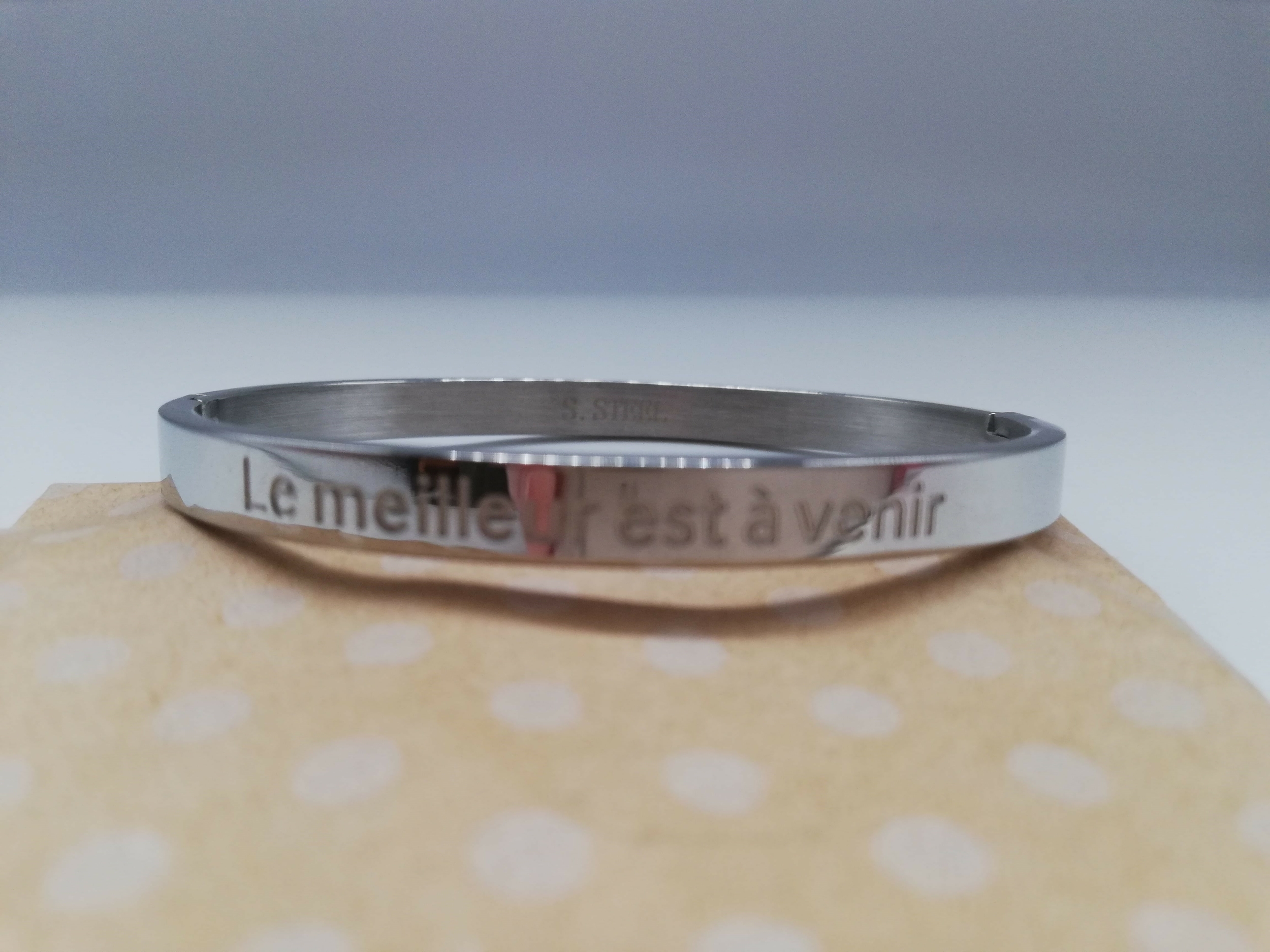 Cadeau pour encourager quelqu\'un bracelet personnalisé Le meilleur est à venir