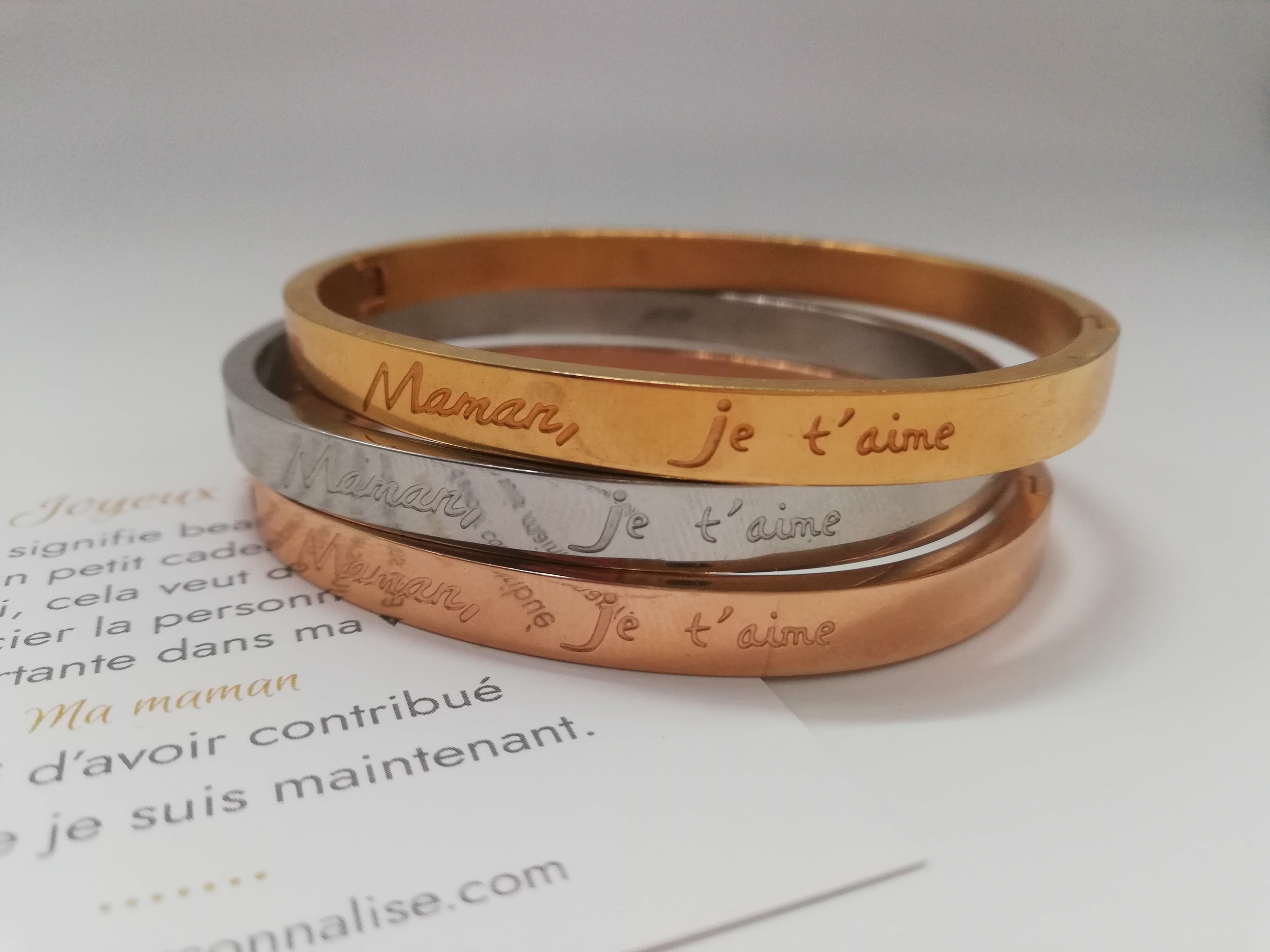 cadeau-noel-mere-bracelet-personnalise-maman-je-t-aime-en-acier-inoxydable