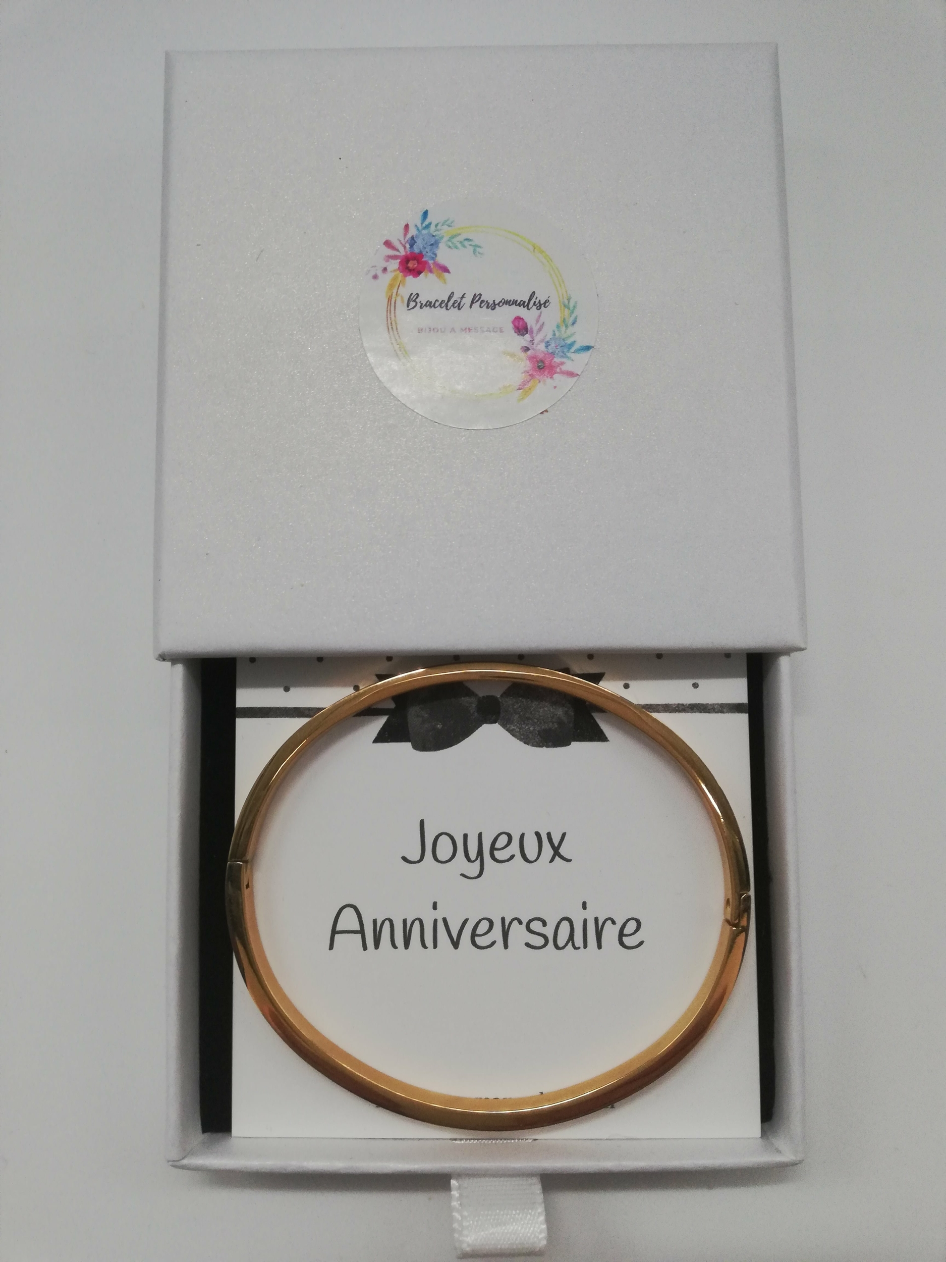 bijoux-anniversaire-maman-bracelet-personnalise-avec-voeu-d-anniversaire