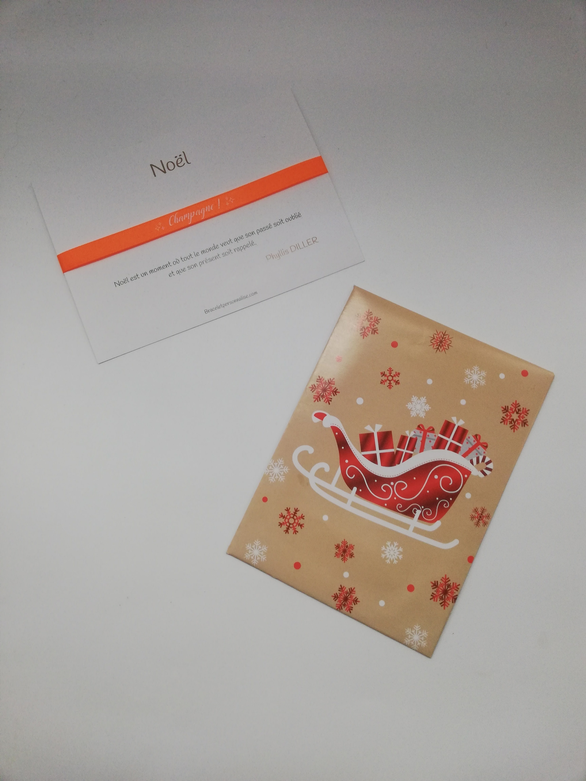 cadeau-invite-noel-bracelet-personnalise-champagne-avec-petits-mots-pour-les-fetes