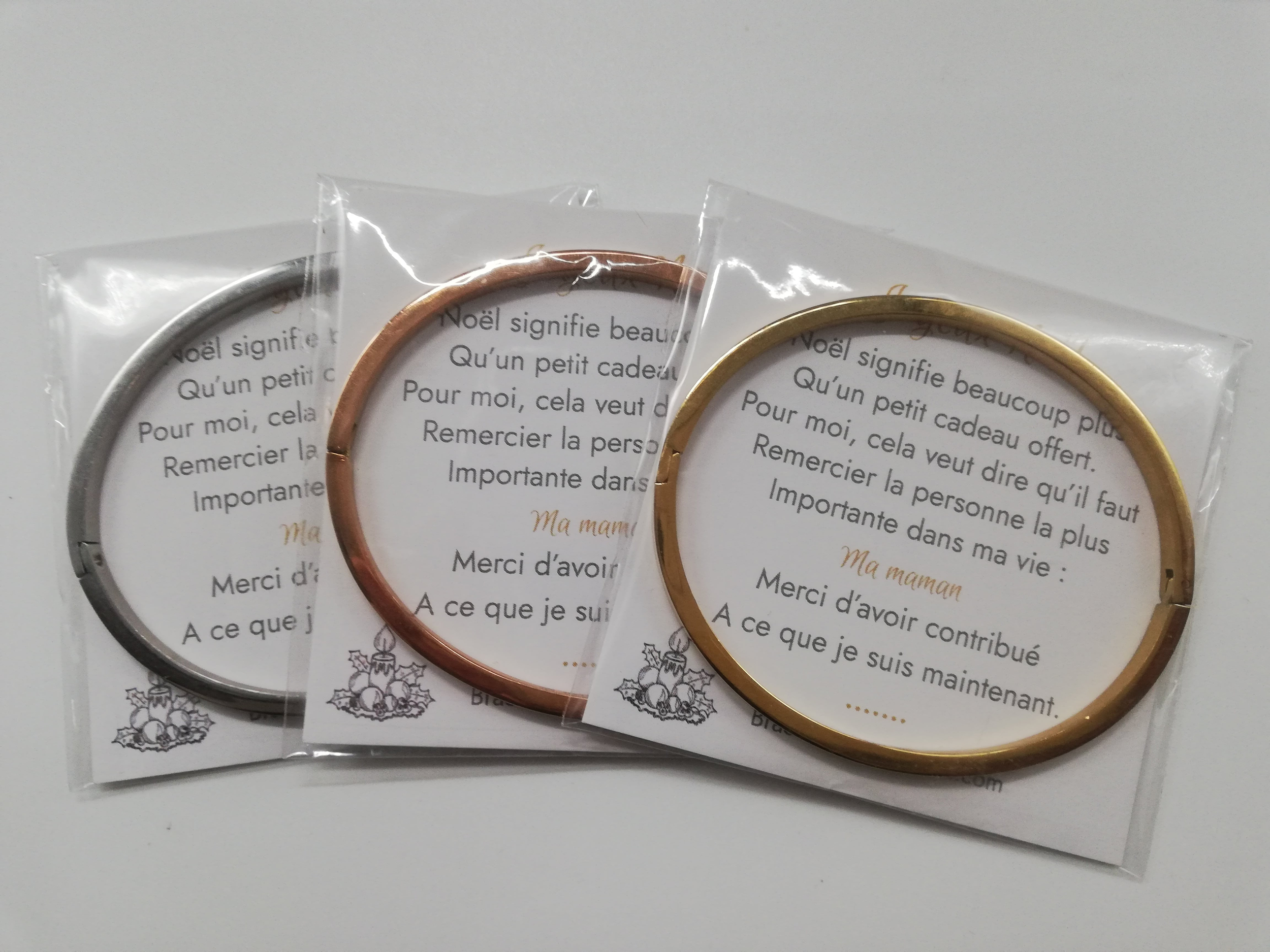 cadeau-pour-noel-pour-maman-bracelets-personnalises-maman-en-or-et-mots-de-remerciement