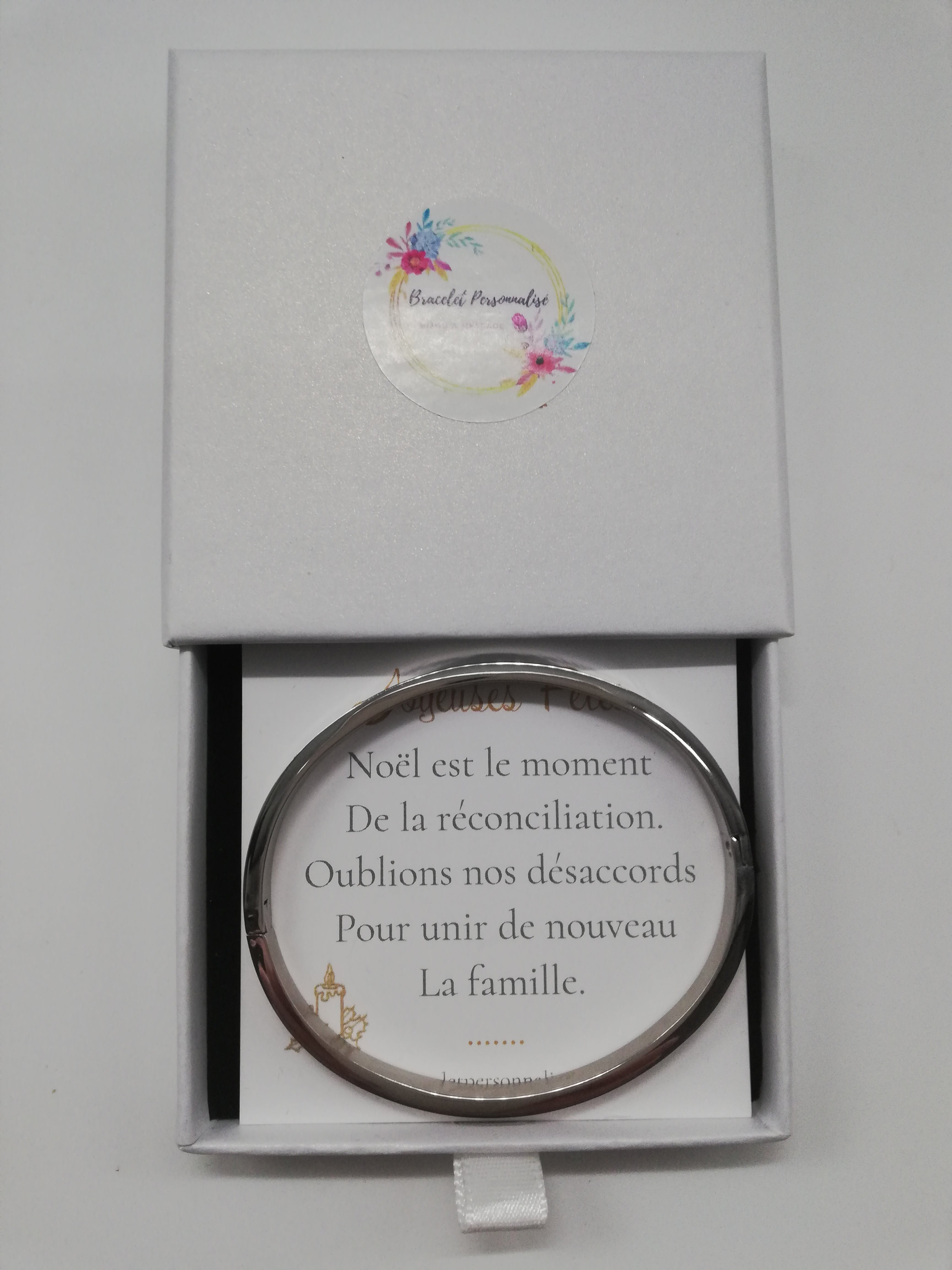 cadeau-de-noel-pour-sa-marraine-bracelet-personnalise-et-mots-de-remerciement