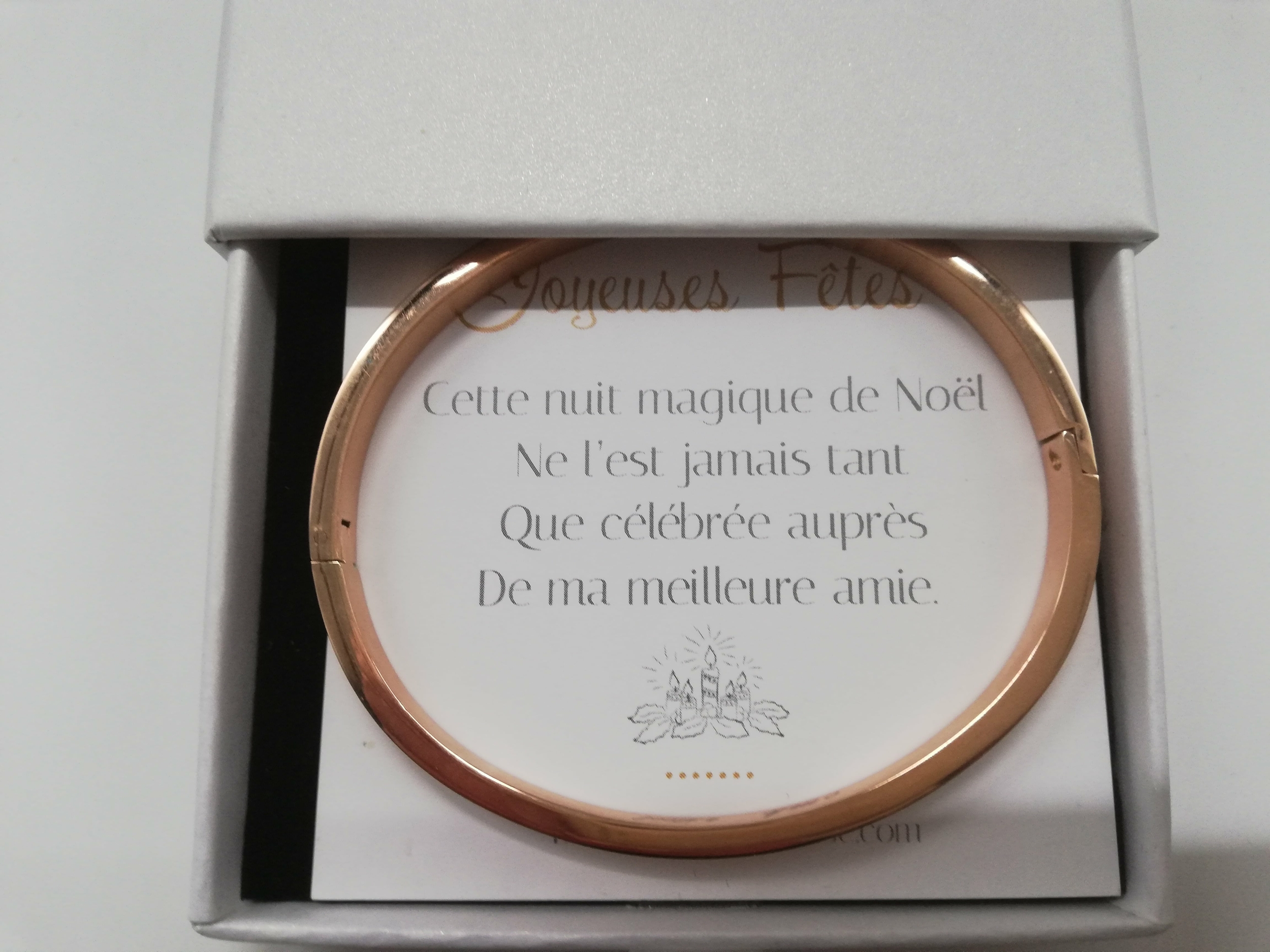 cadeau-de-noel-pour-son-amie-bracelet-personnalise-et-carte-de-voeux-pour-les-fetes