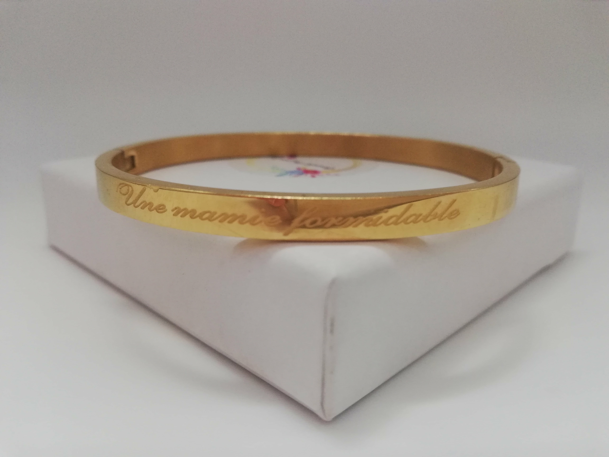 cadeau-pour-mamie-noel-bracelet-personnalise-une-mamie-formidable