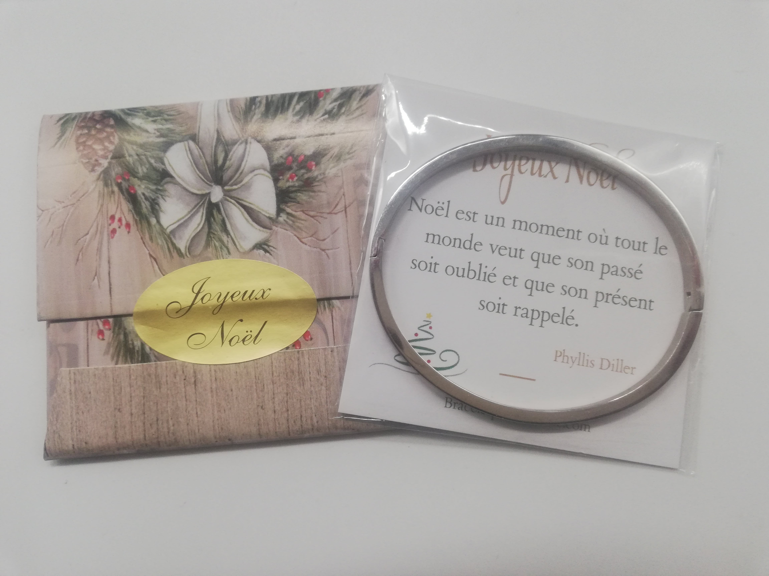 cadeau-de-noel-pour-une-femme-qui-a-tout-bracelet-personnalise-carte-de-voeux-avec-citation