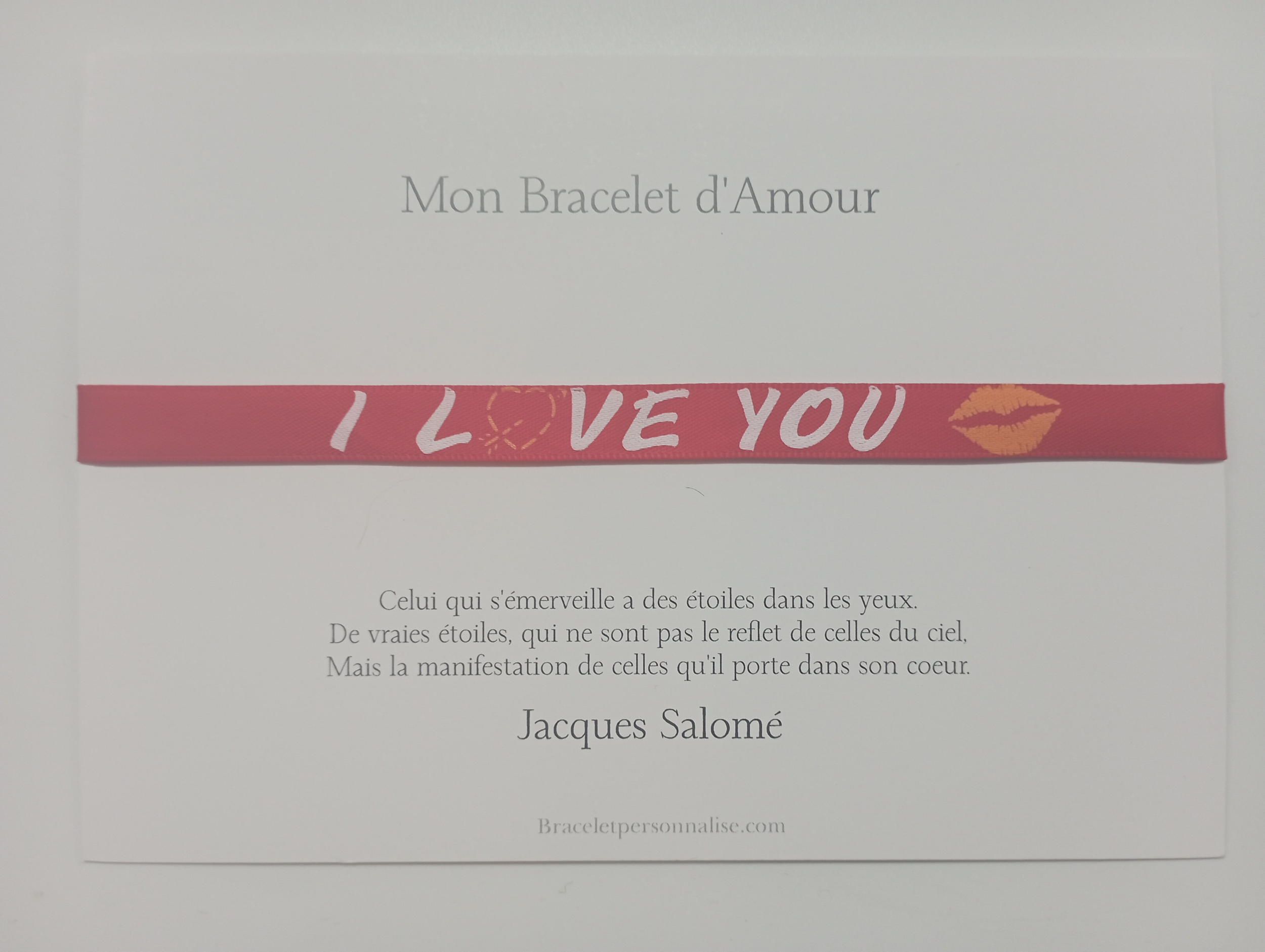 bijou-nouvel-amour-bracelet-personnalise-i-love-you-rouge-avec-citation-romantique