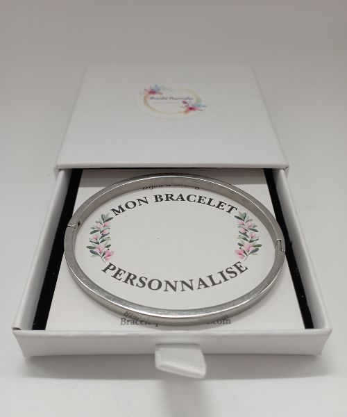 Cadeau pour féministe bracelet personnalisé