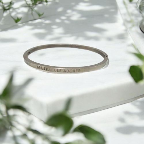 bracelet-personnalise-cadeau-d-une-marraine-a-sa-filleule-pour-son-mariage