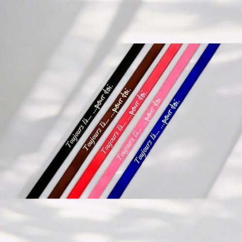 bracelet-en-tissu-avec-message