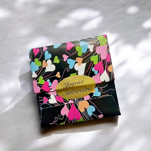 pochette-coeurs-pour-anniversaire-de-mariage-cadeau-traditionnel-bracelet-personnalise