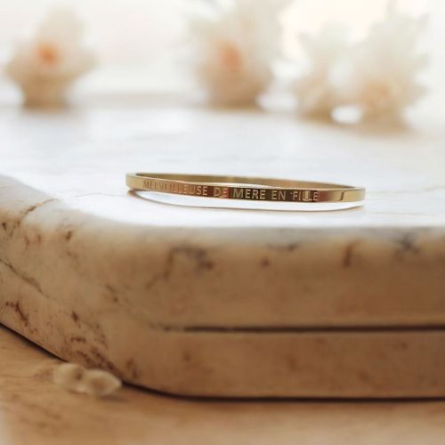bijoux-anniversaire-maman-bracelet-personnalise-merveilleuse-de-mere-en-fille
