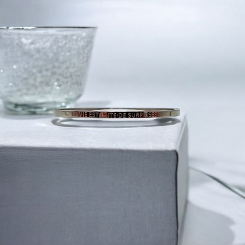 bracelet-message-personnalise-la-vie-est-faite-de-surprises